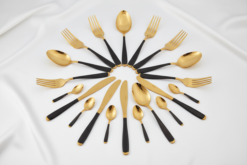 Set posate 24 pezzi oro nero